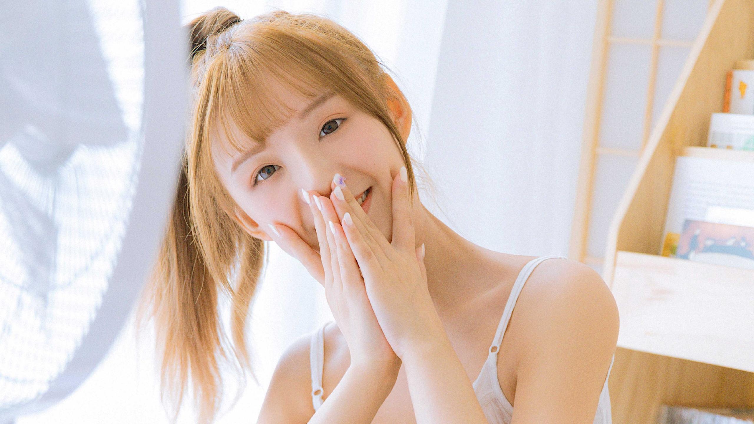 小清新马尾少女居家诱惑私房写真