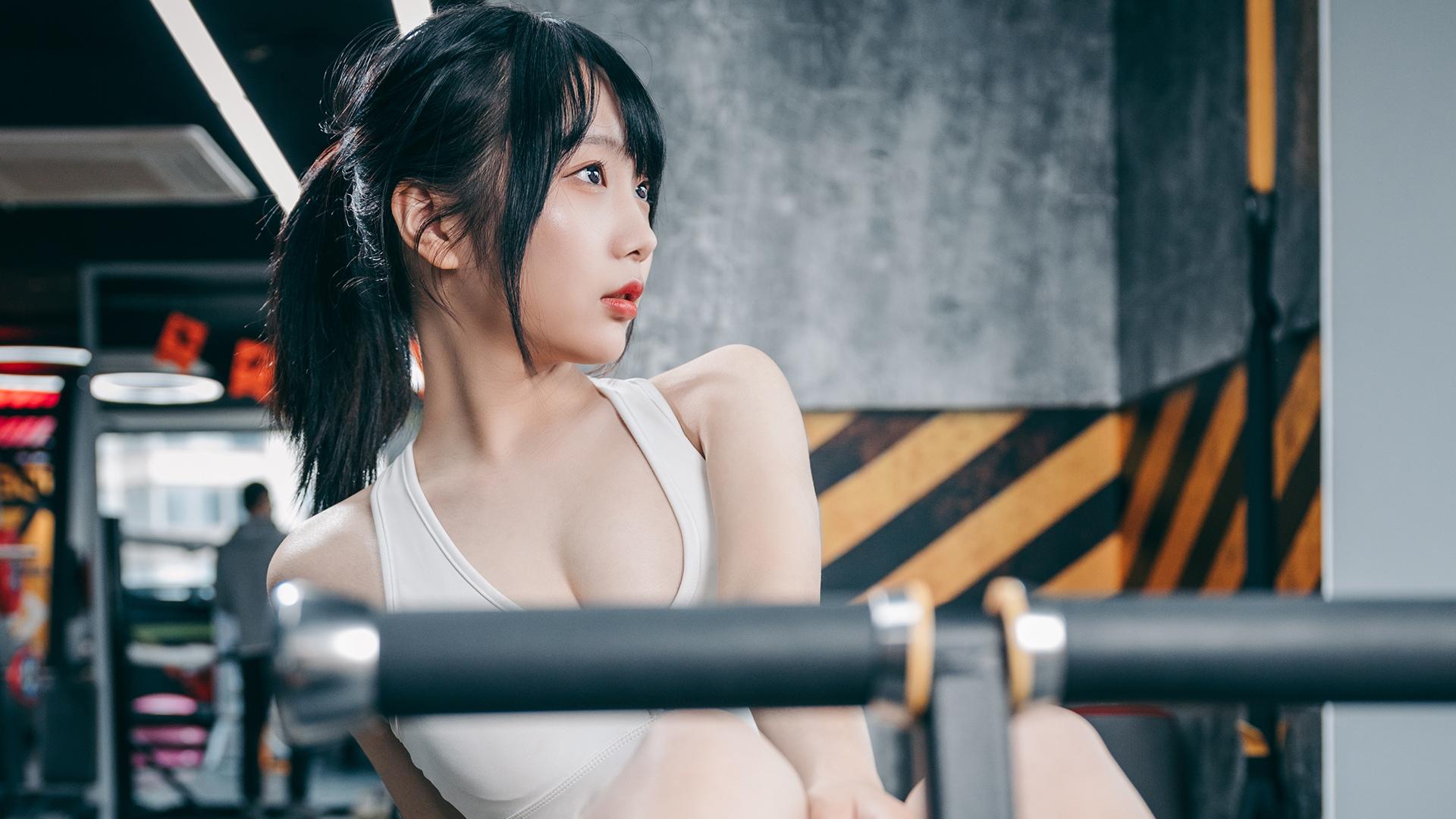 甜系美女健身房私密性感照诱惑十足