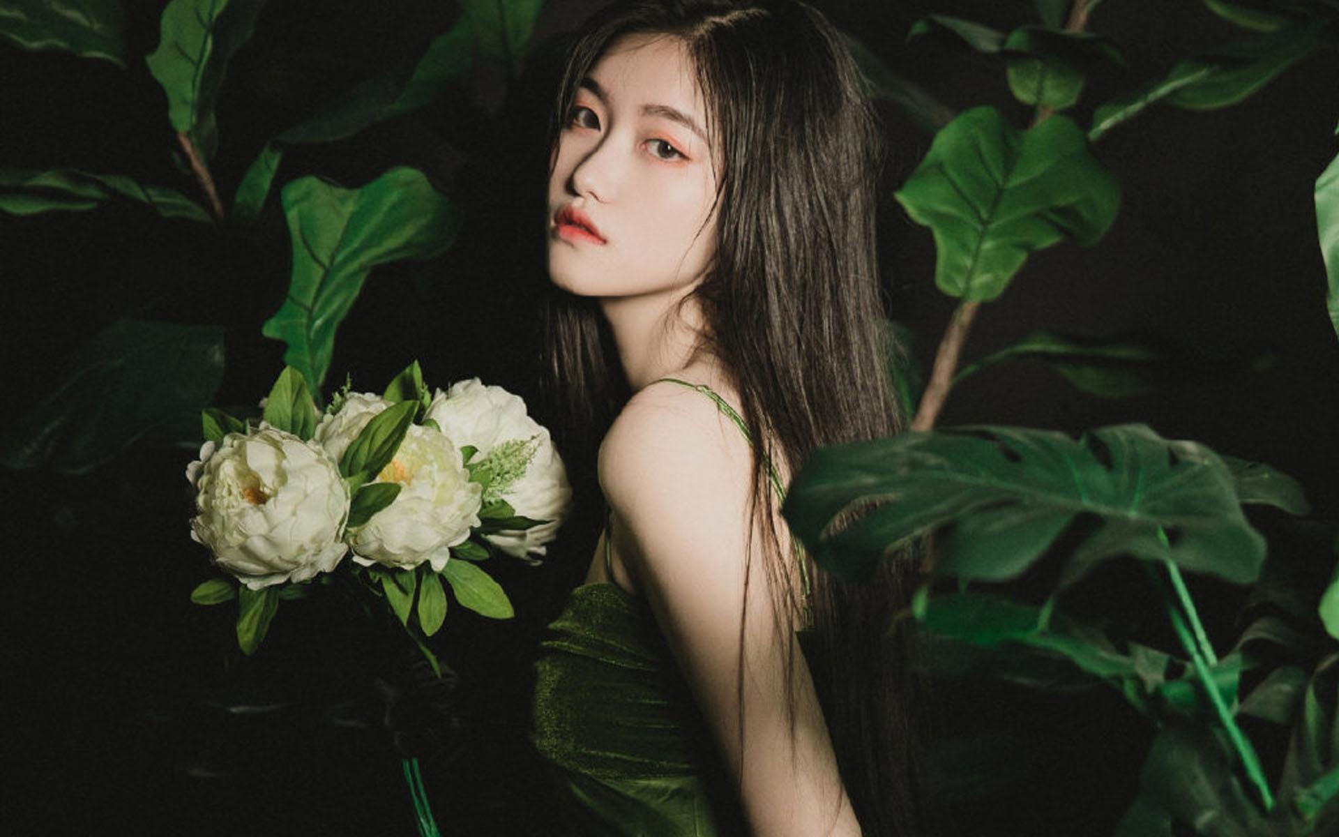性感吊带裙美女诱惑唯美撩人私房写真