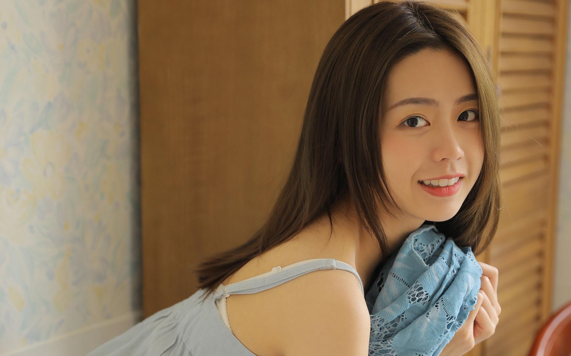 元气少女居家清新甜美可爱私房写真