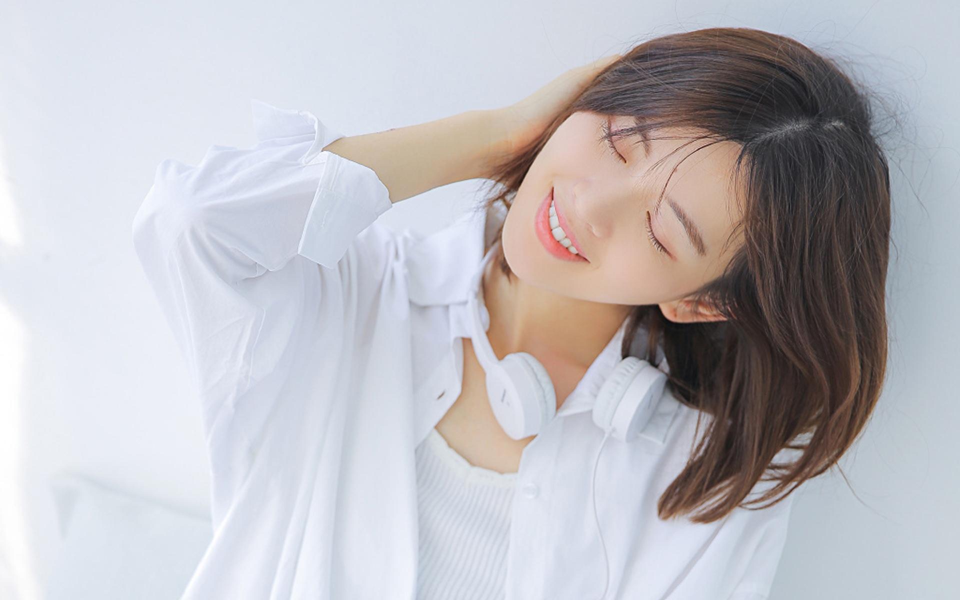纯情白衣美女文艺清新居家私房甜美写真
