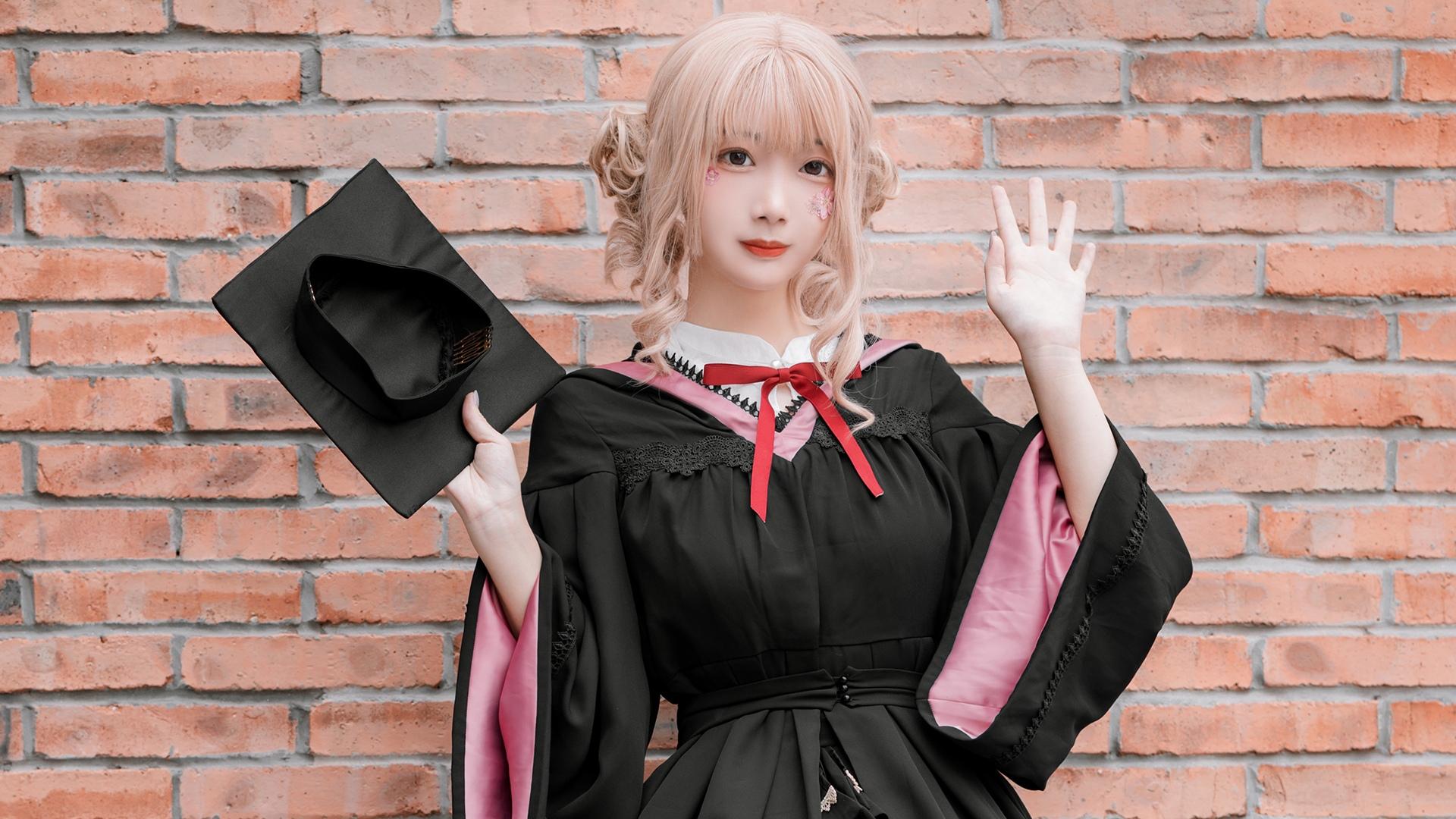 可爱学士服少女户外森系唯美写真
