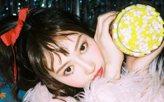 羽毛外套美女可爱复古清纯诱惑私房写真