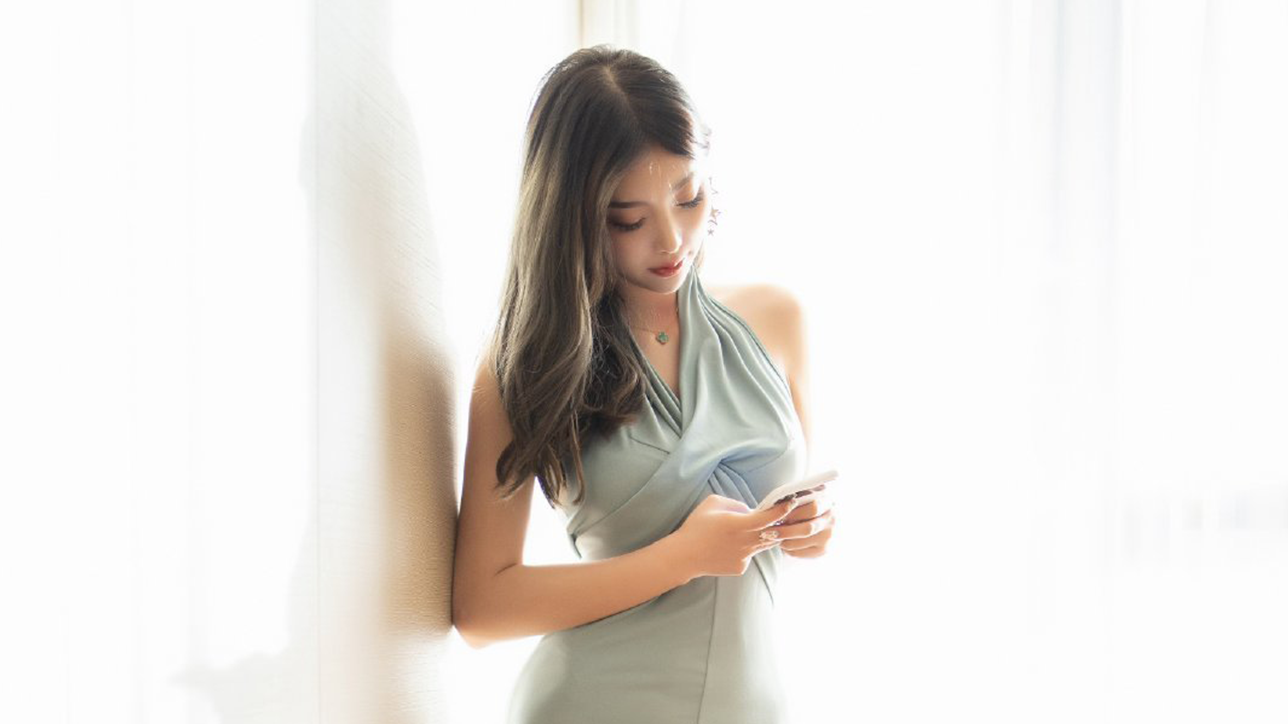 [XIUREN秀人网]成熟美女杨晨晨优雅性感美背私房照