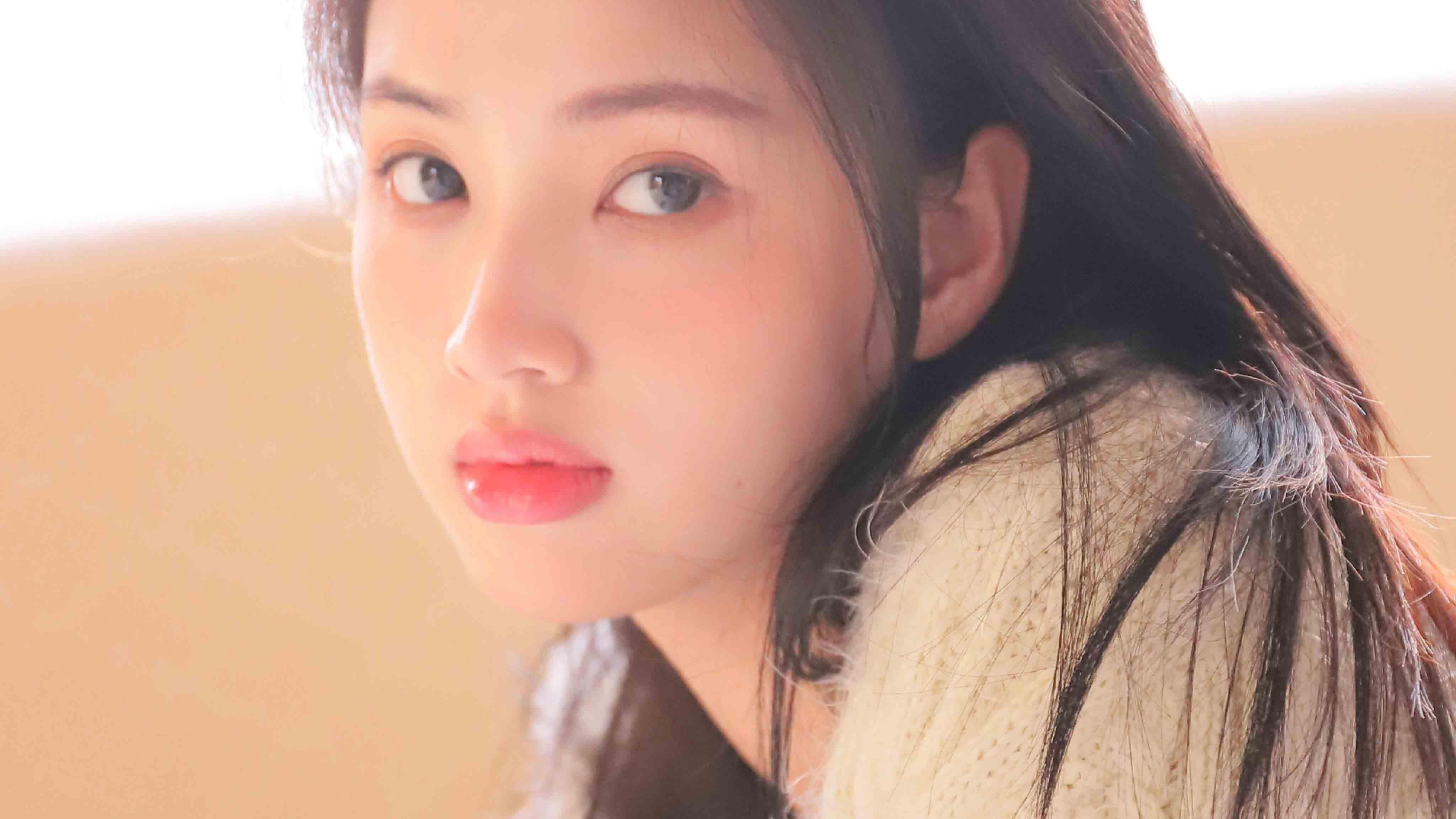 居家美女性感诱惑写真