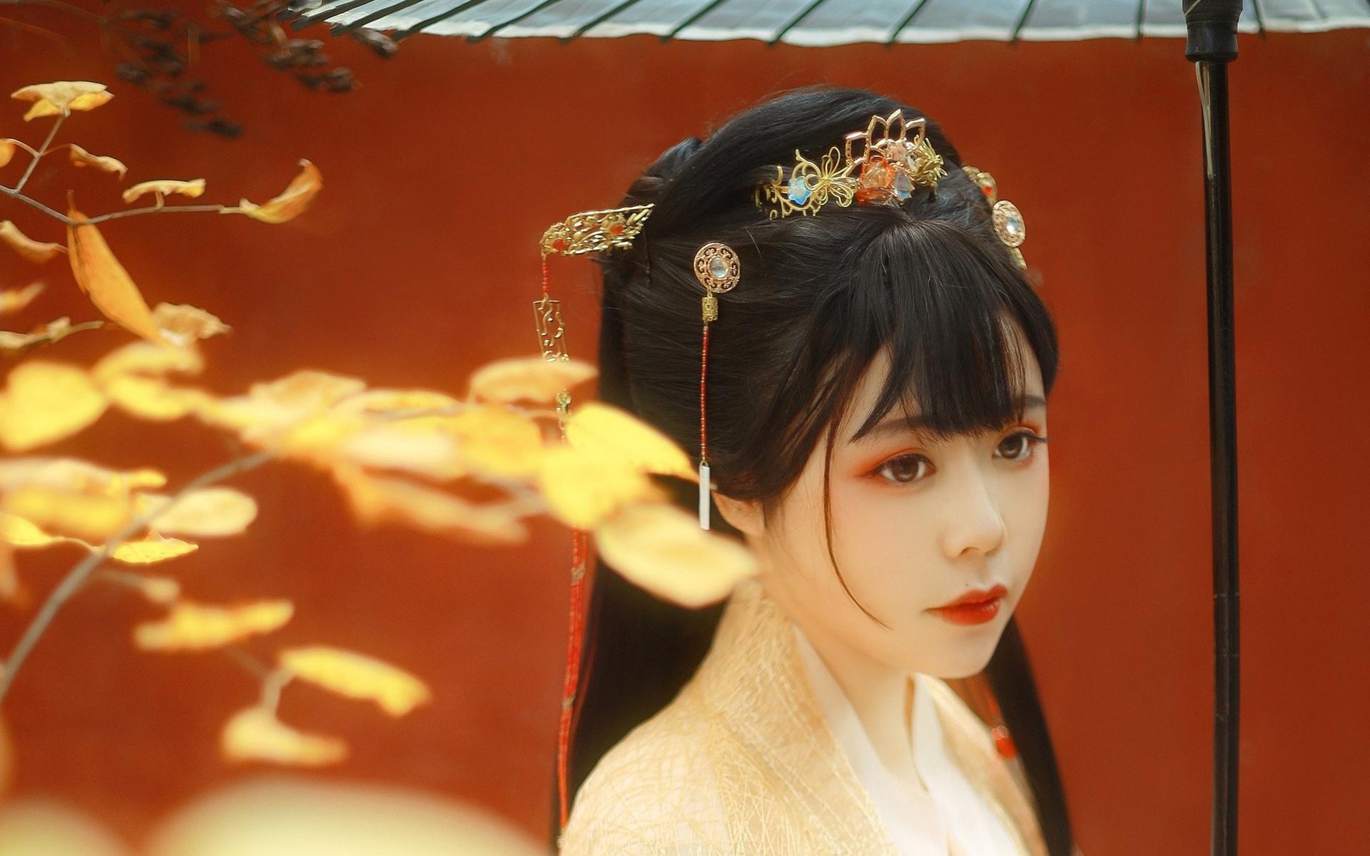 温文尔雅古风美女迷人写真