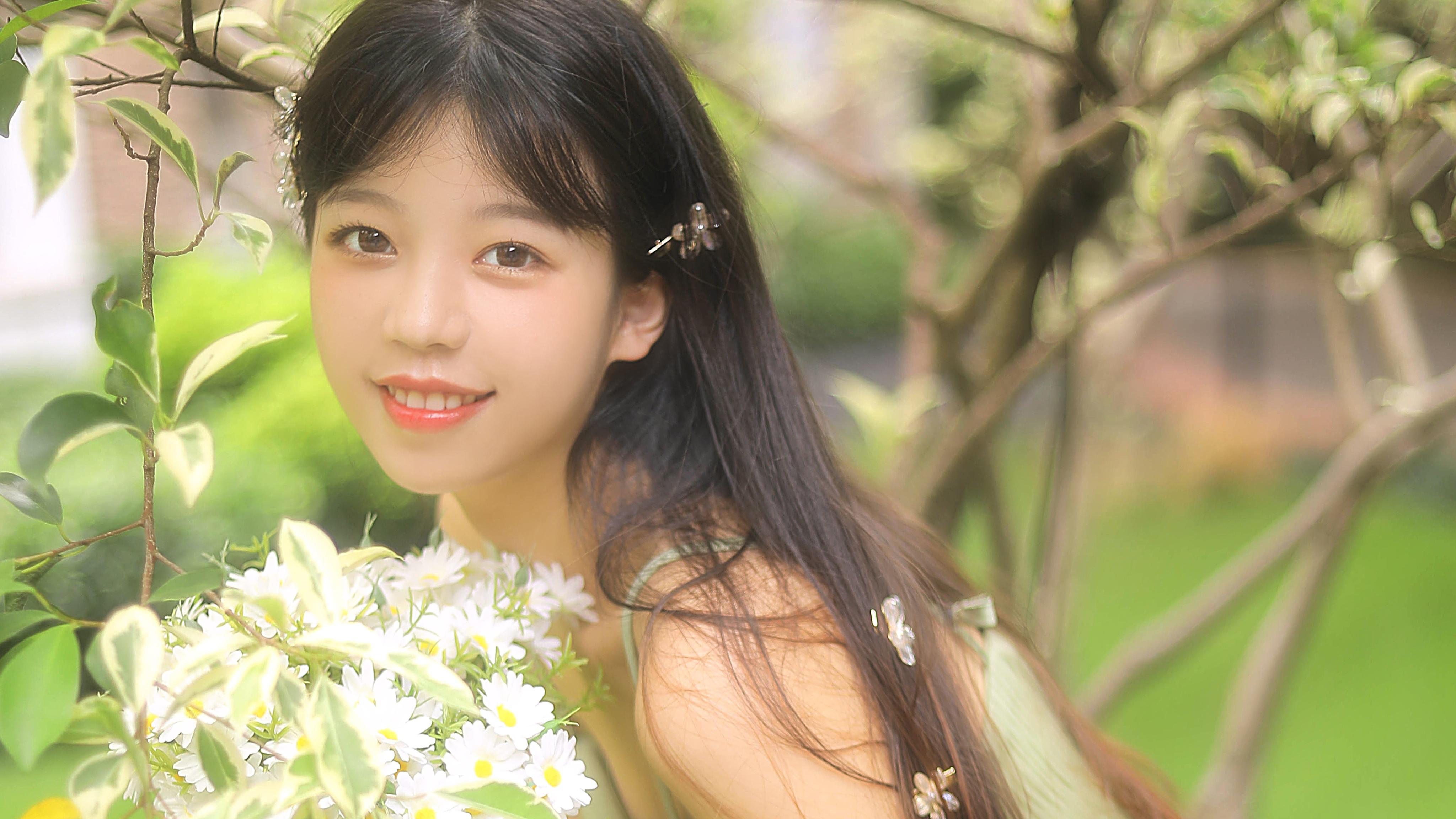清新可人的美女