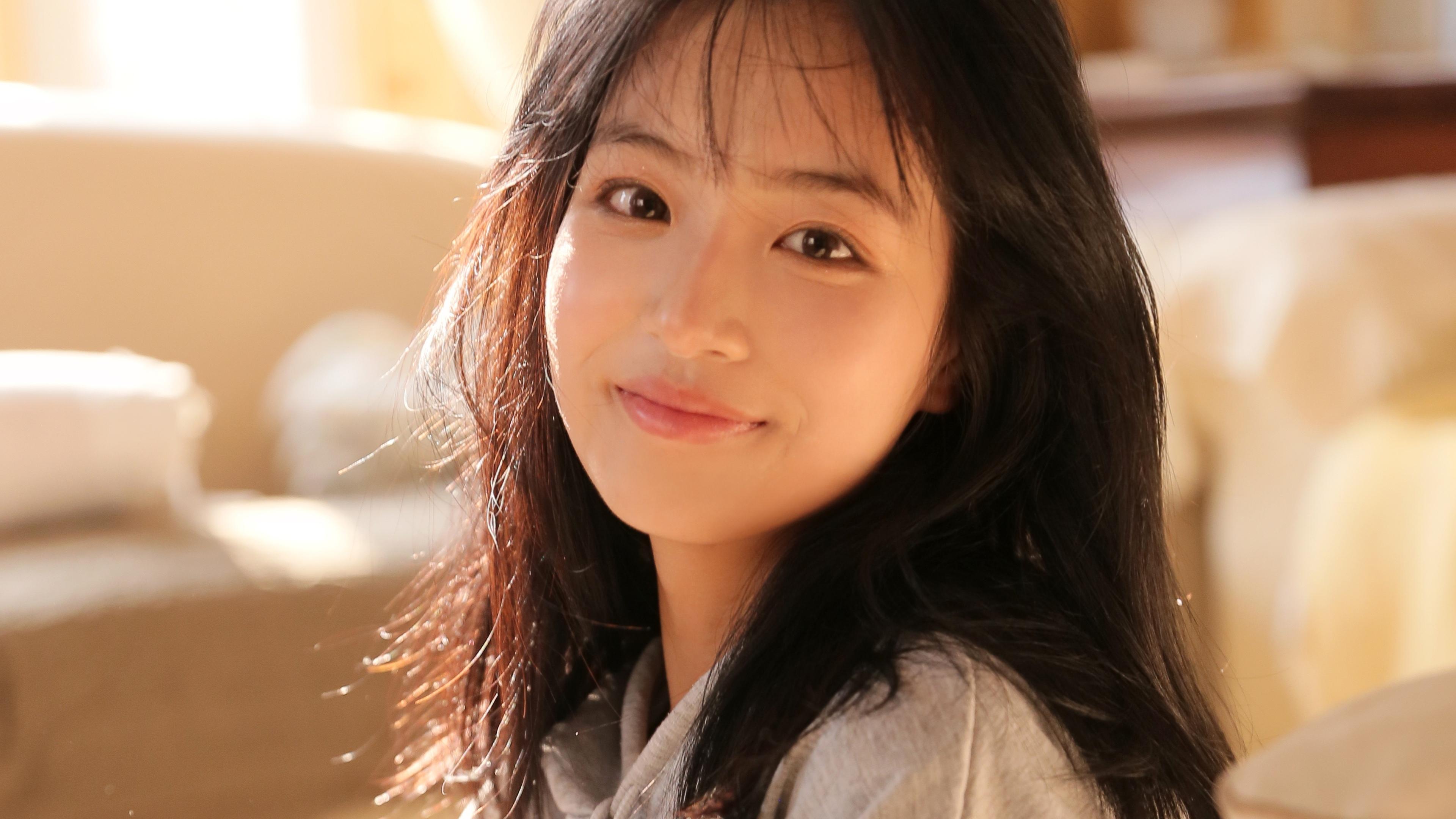 暖色系漂亮美女私房照
