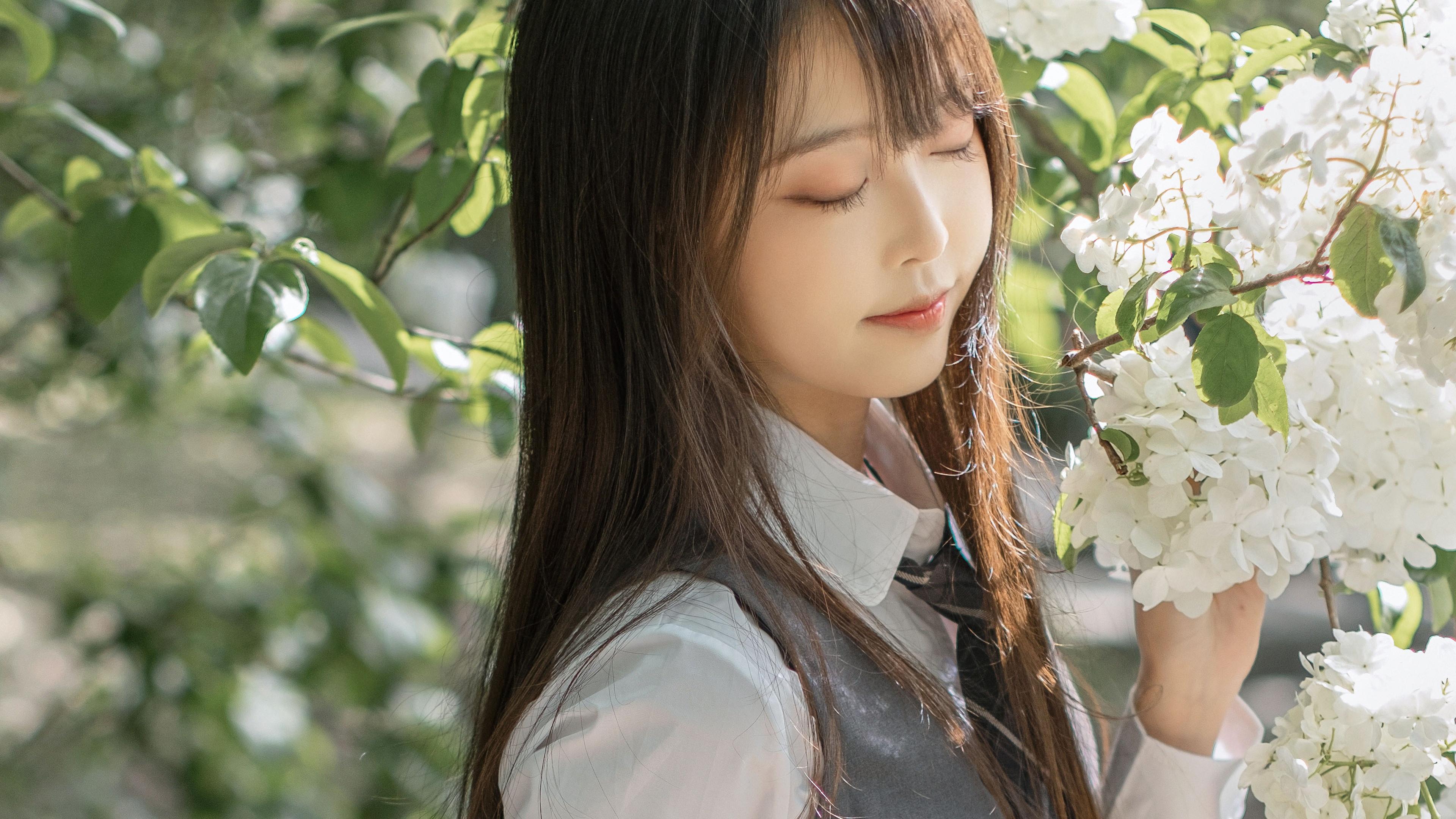 充满青春气息美女制服写真