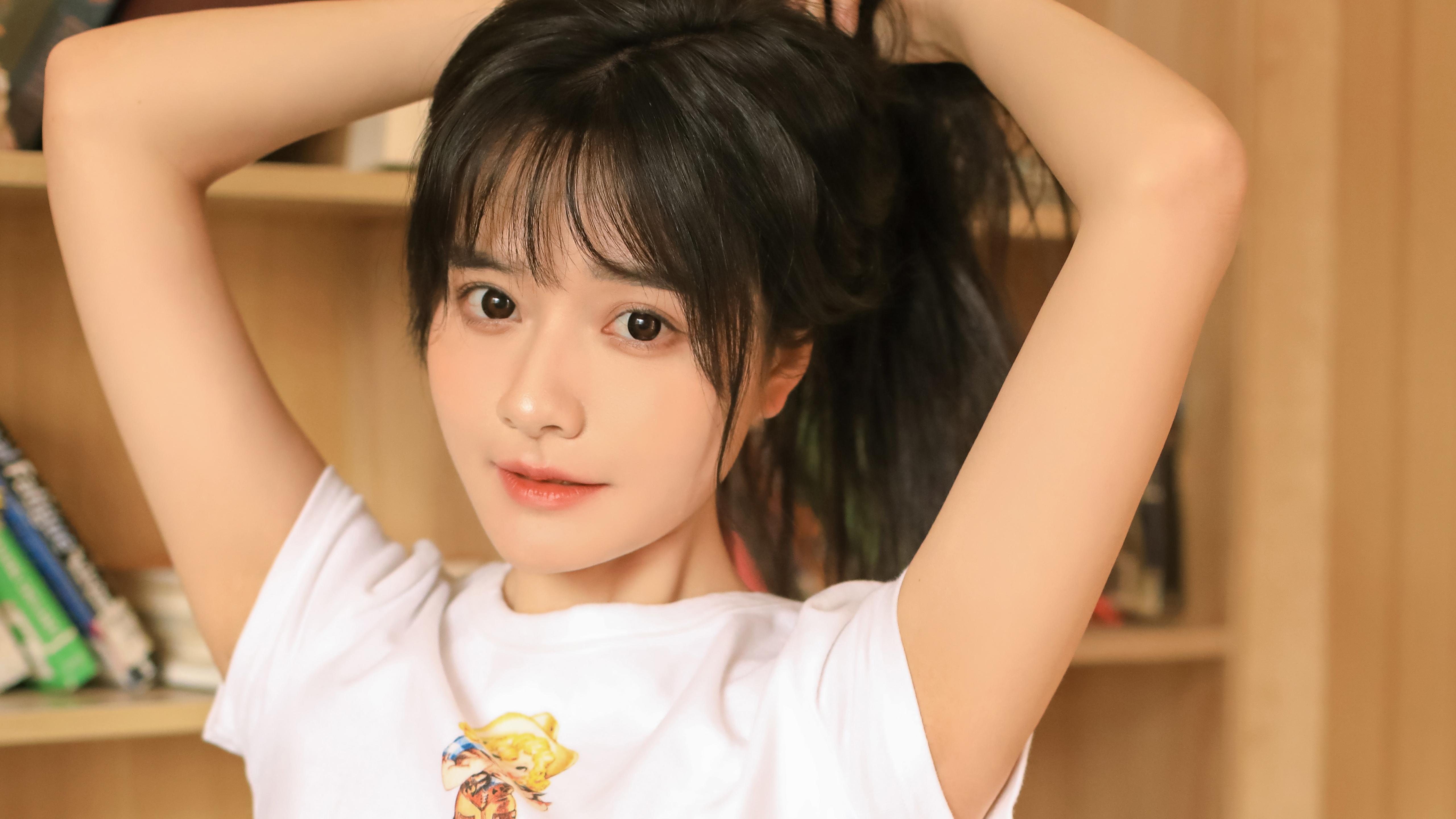 肤白貌美性感美女