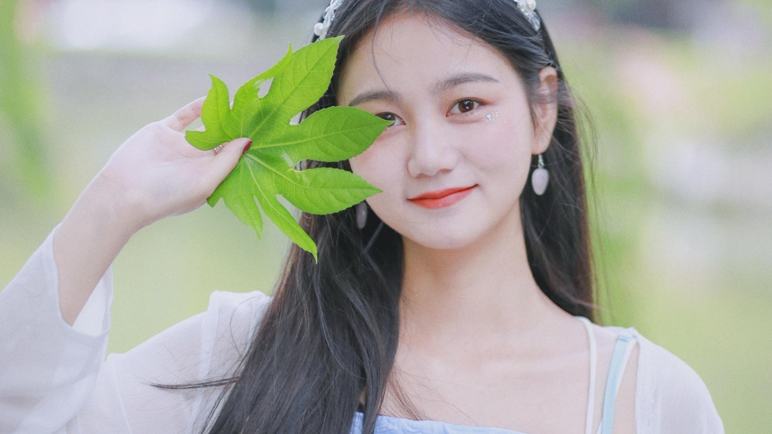 清新十足的美女写真