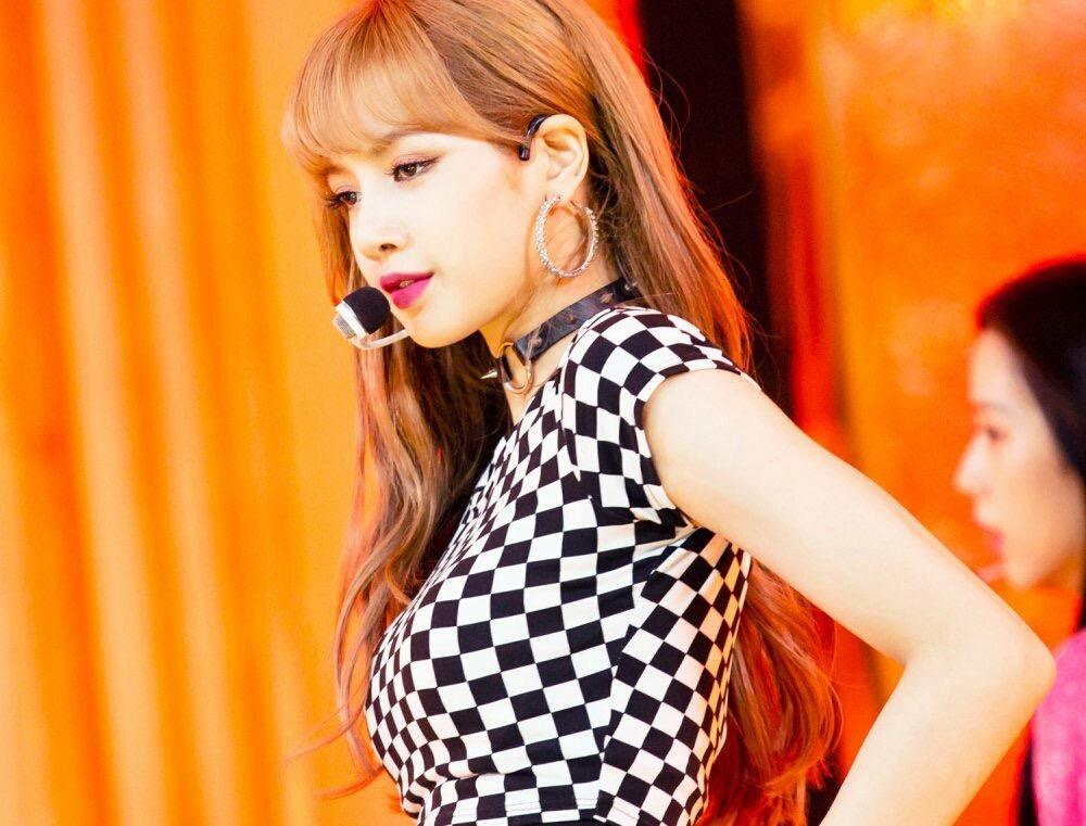 韩国女子组合队员lisa