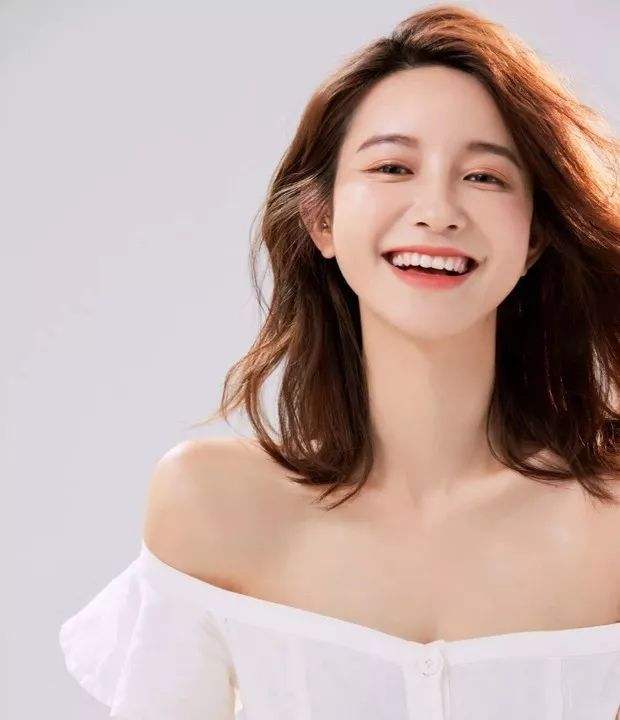 气质美女网红张大奕