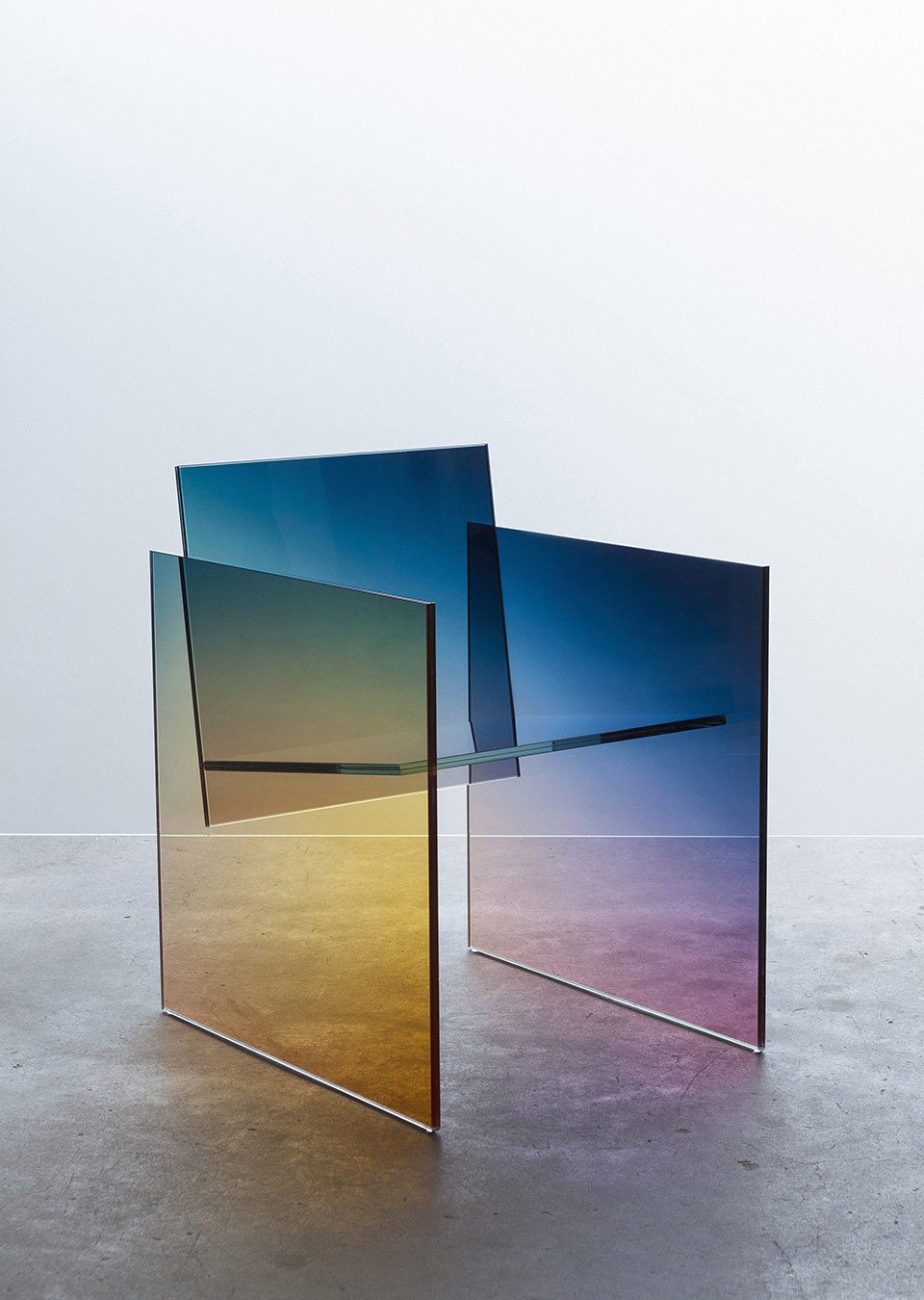 Ombré Glass Chair 渐变玻璃椅
