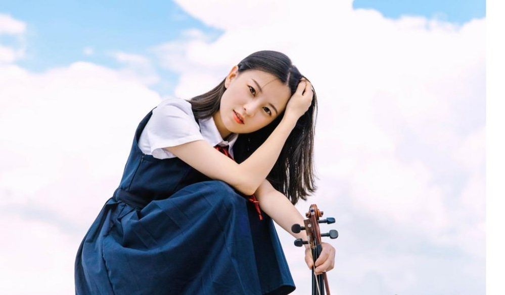 清纯校花女神飘逸长发学生短裙室外唯美风景写真