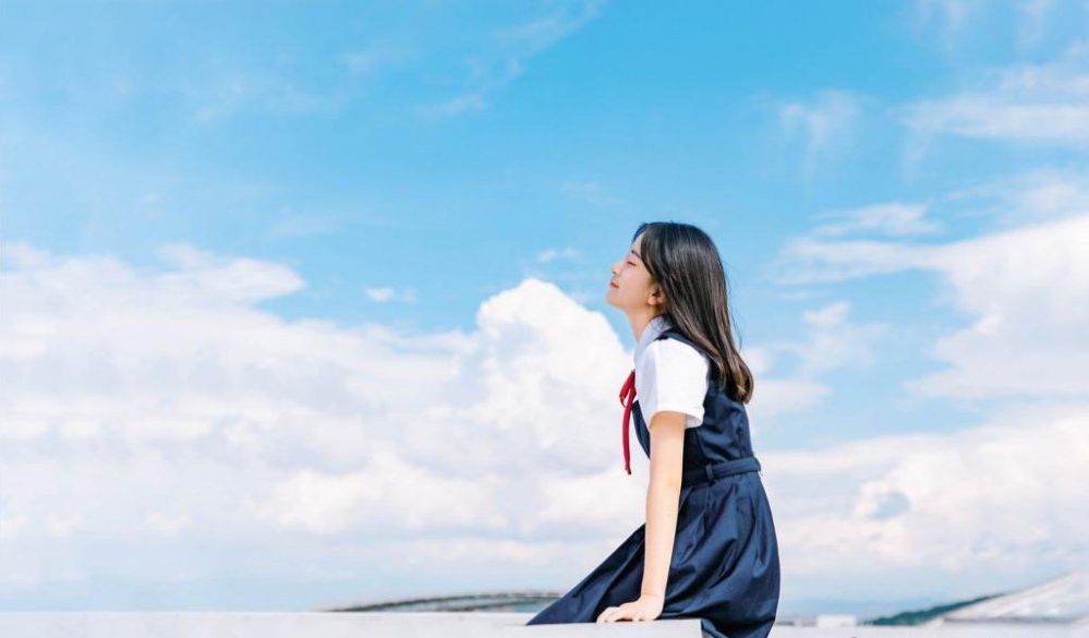 清纯校花女神飘逸长发学生短裙室外唯美风景写真
