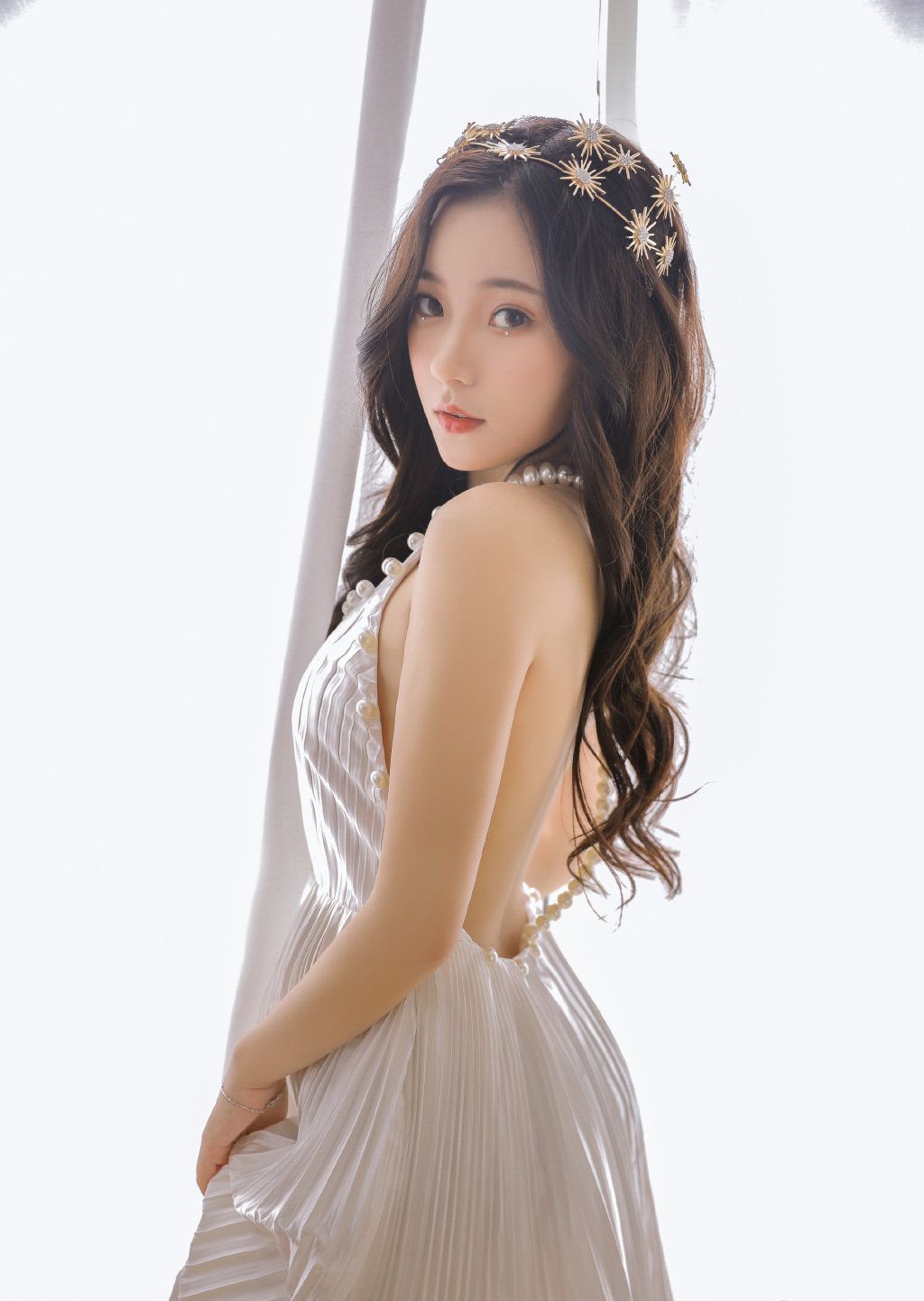 清纯可爱女生裸背美女曼妙身姿性感撩人写真