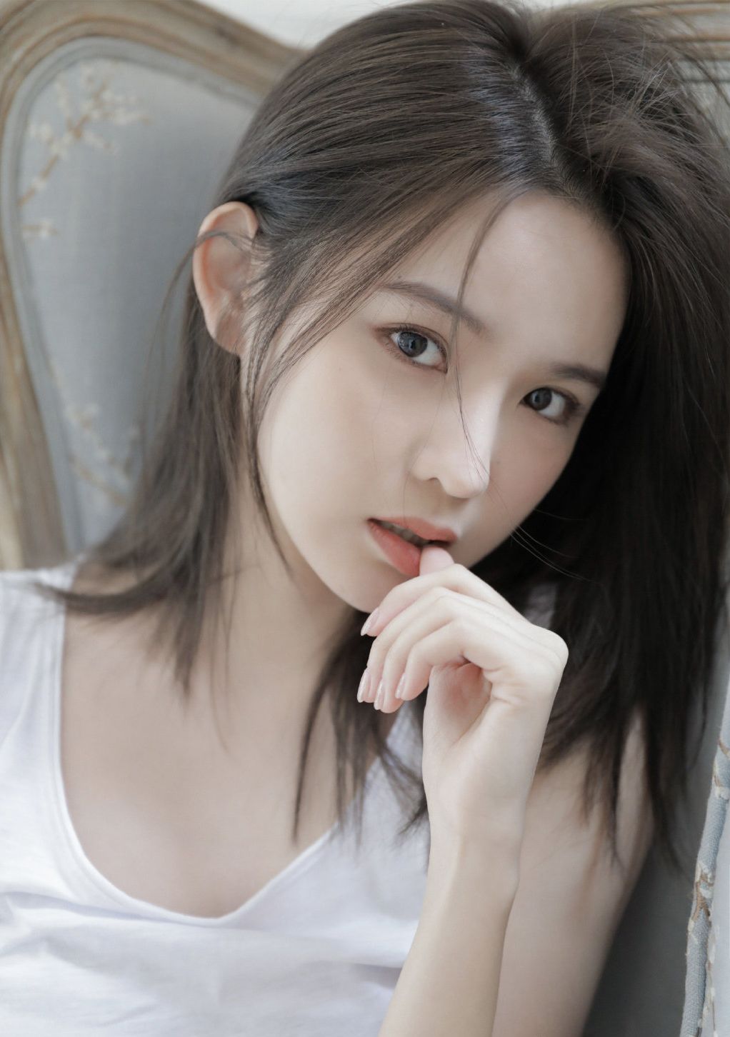 苗条身材校花女神短裤美腿性感可爱撩人写真