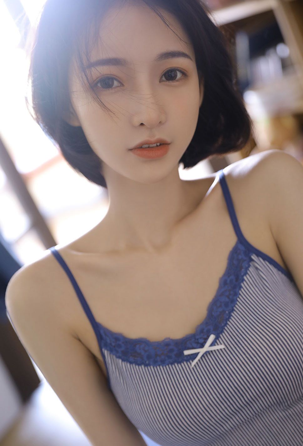 短发可爱美女清凉性感吊带诱人私房写真集