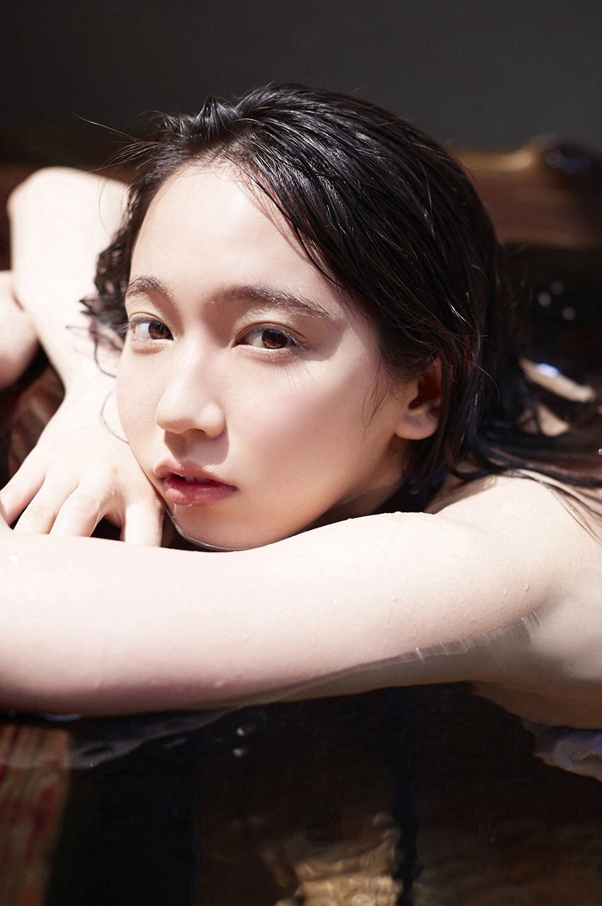 吉冈里帆 ​​​​ 写真图片