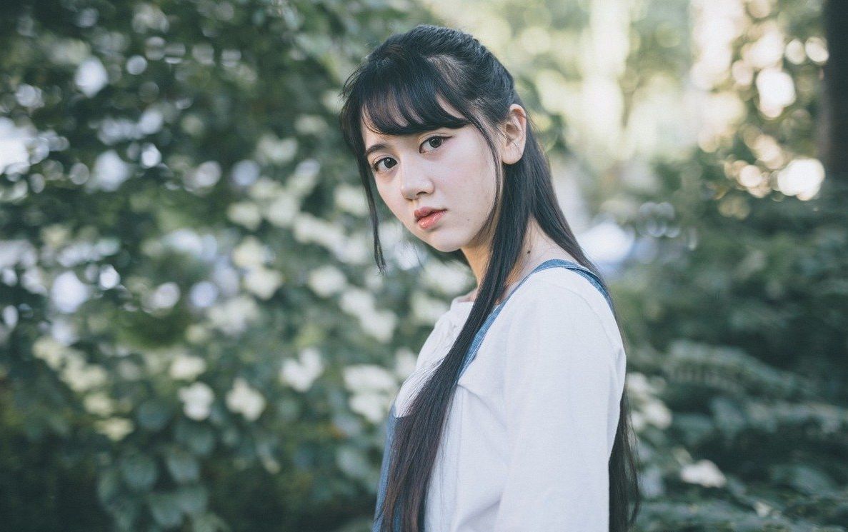 清纯阳光美女校花牛仔背带裤魅力写真