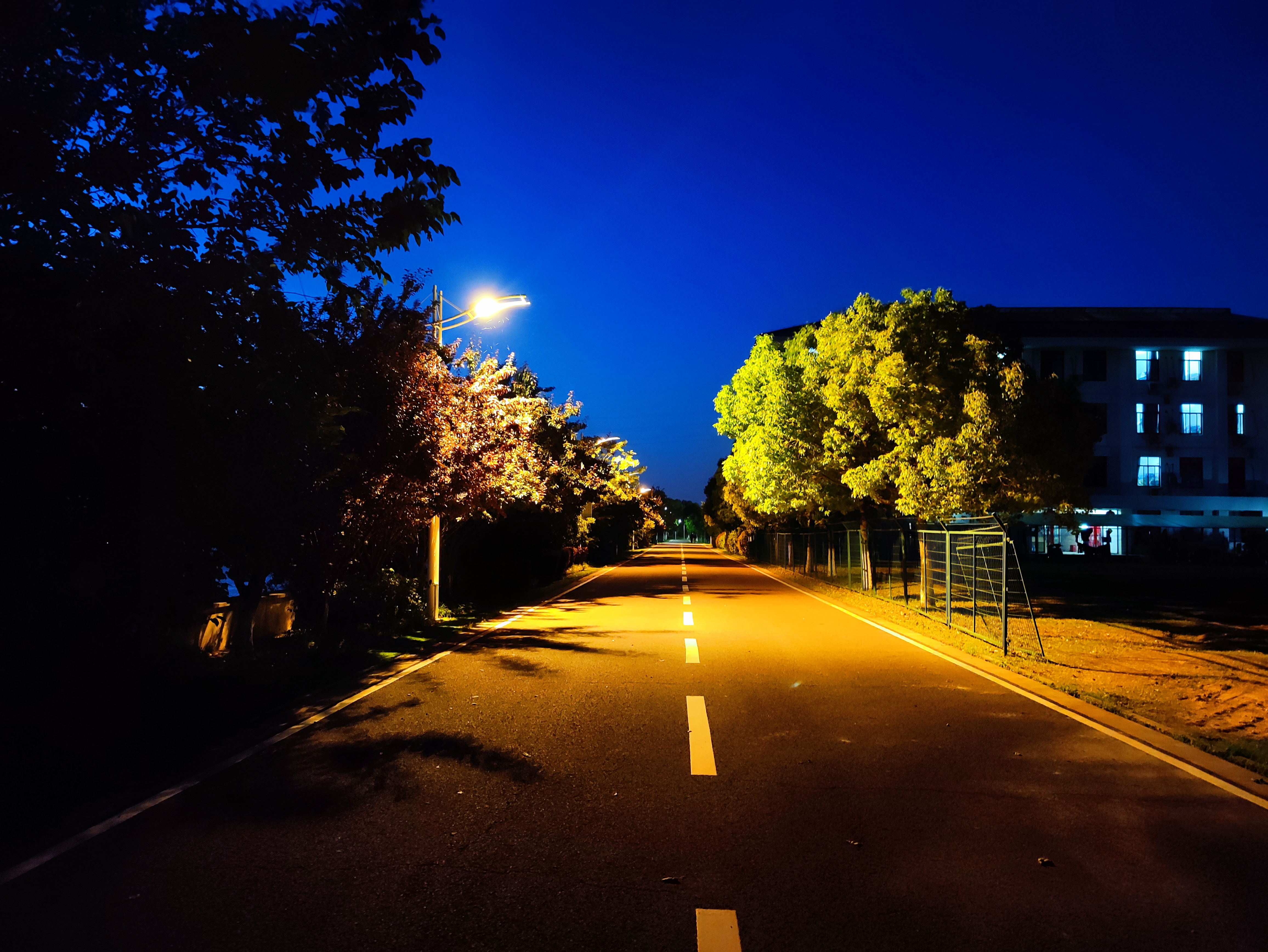 夜间跑道