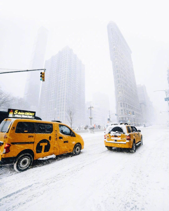 下雪的纽约街头 ​ ​​​​