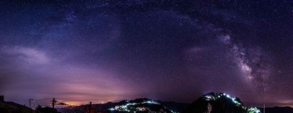 紫色的星空风景