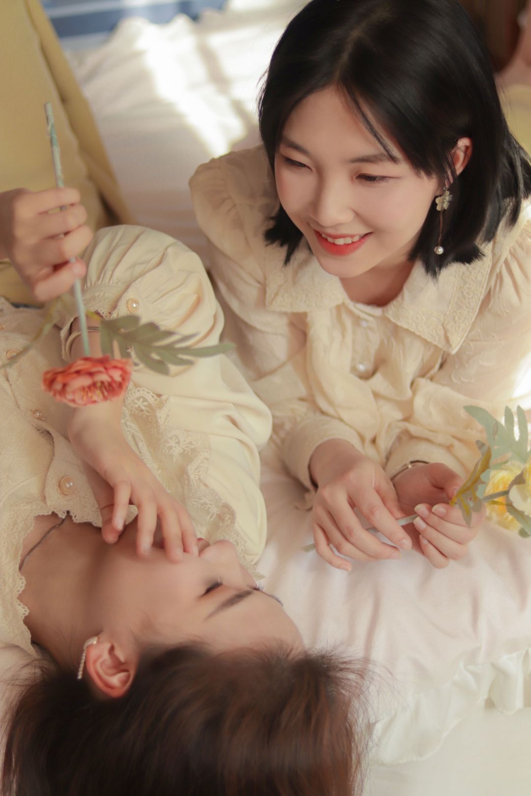 闺蜜写真：我们一个像夏天一个像秋天