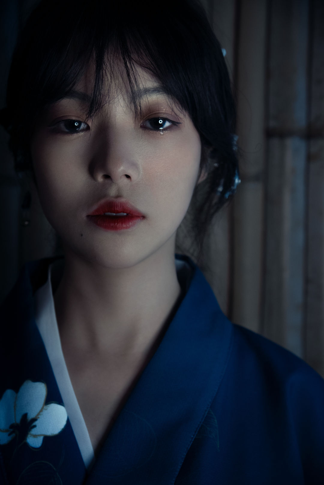 和服少女感情流露写真