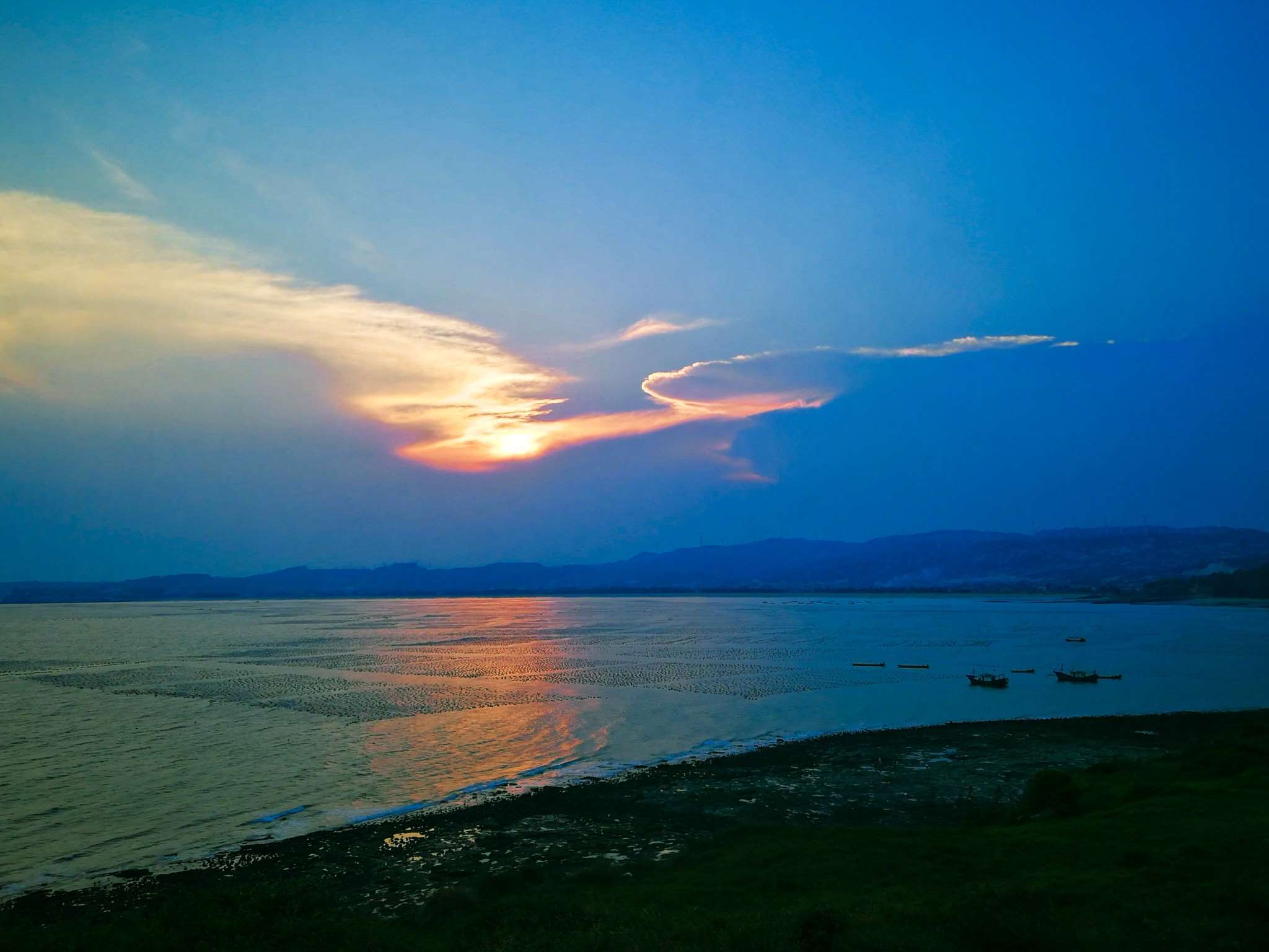 海上霞光