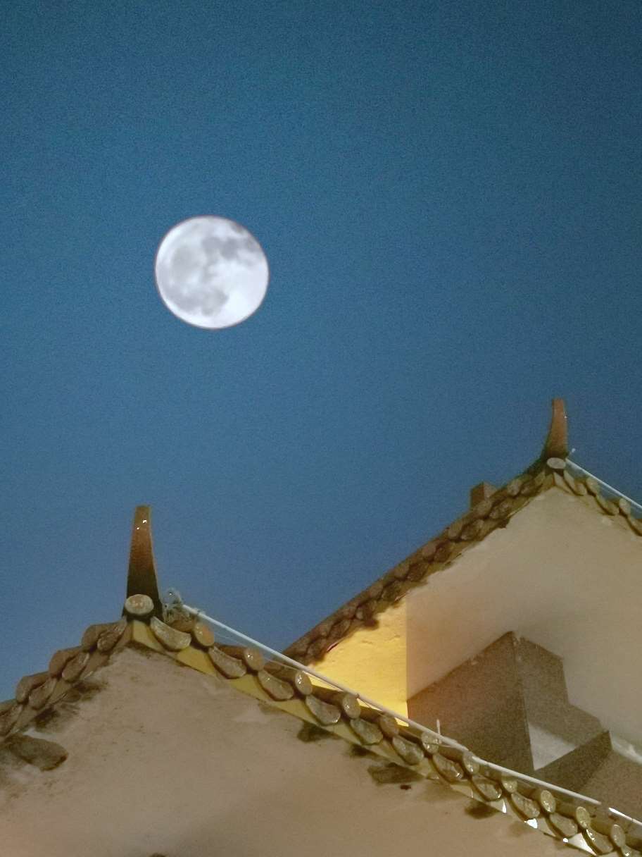 十七的月亮依旧圆
