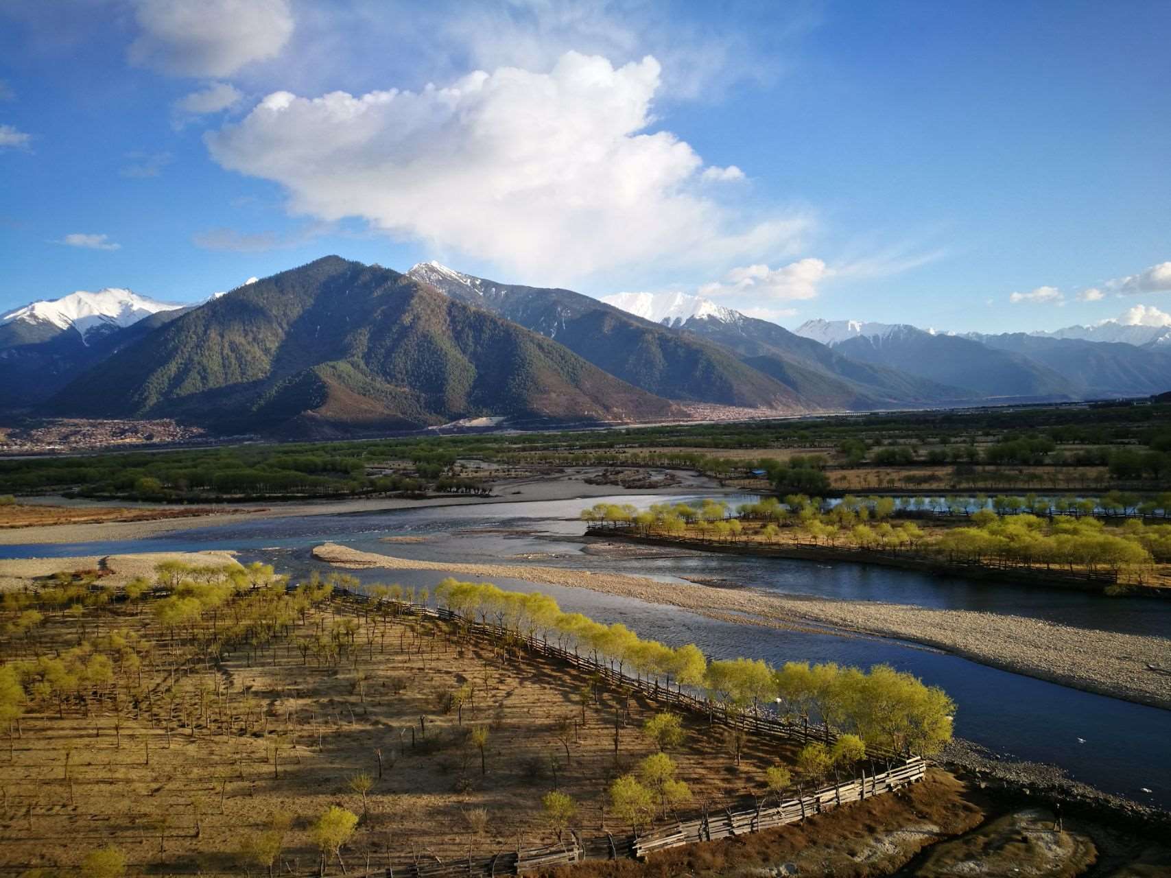 雅鲁藏布江大峡谷