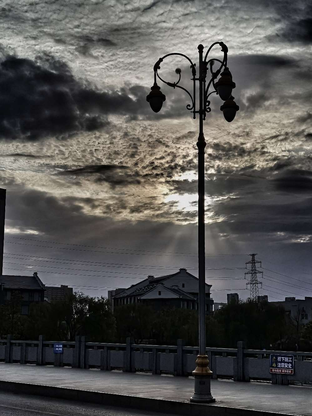  乌云遮不住太阳