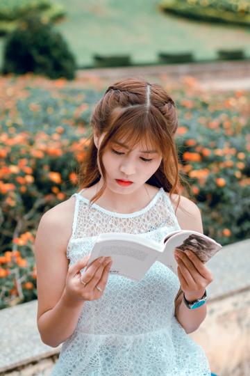 甜美少女的身姿