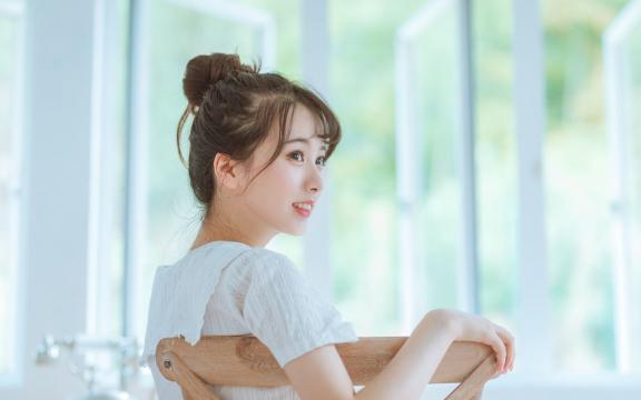 小清新养眼丸子头美女迷人写真