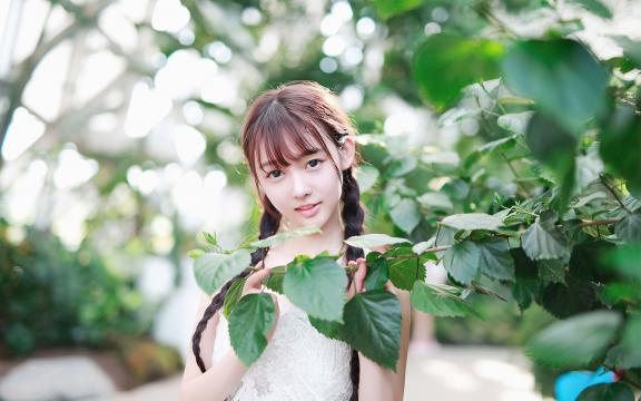 清纯美少女户外迷人写真