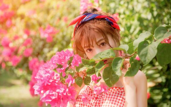 如花似玉的美女唯美花草写真