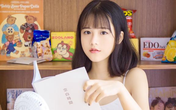 清纯吊带美女唯美写真