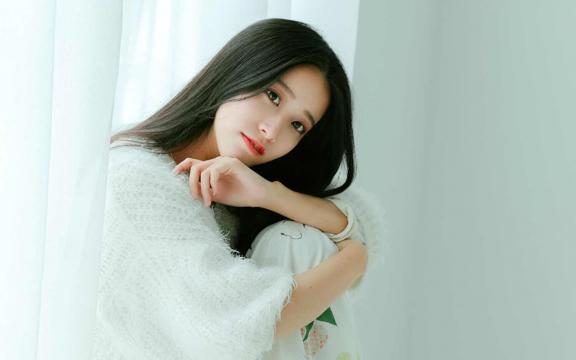 气质美女清新恬静迷人写真