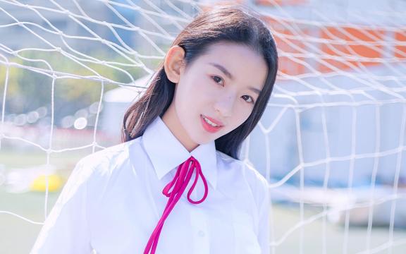 甜美的校花女生学生制服写真