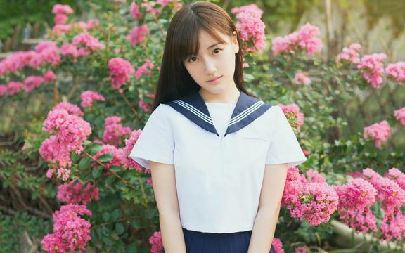 清纯校服美女