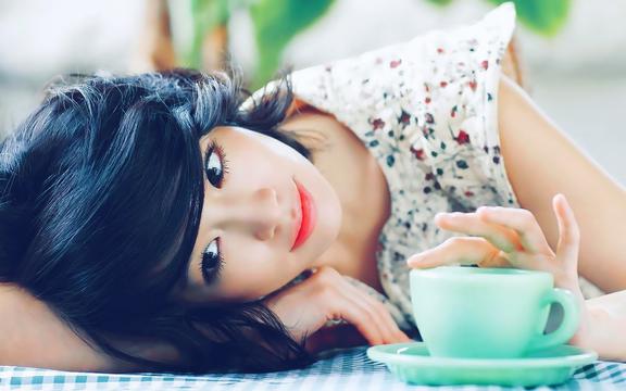 清秀的女生