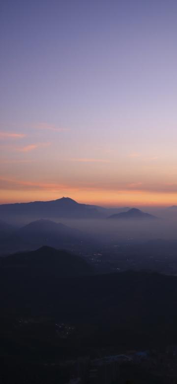 日出前的天空