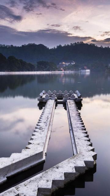 人工湖