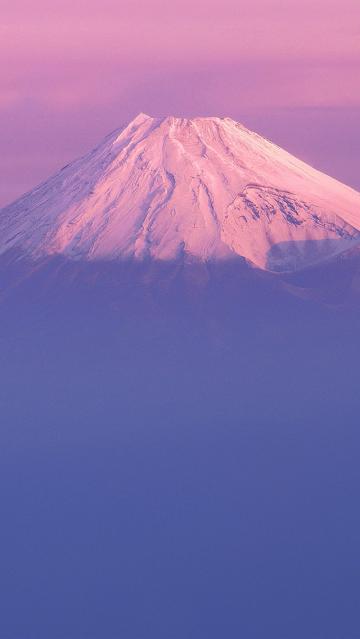 紫色喷火山