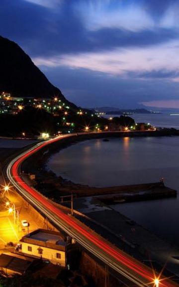 海岸小镇的夜晚