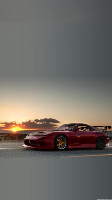 夕阳下的马自达RX7