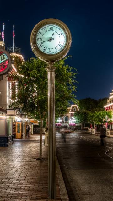 Sidewalk Clock