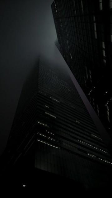 夜晚的摩天大楼